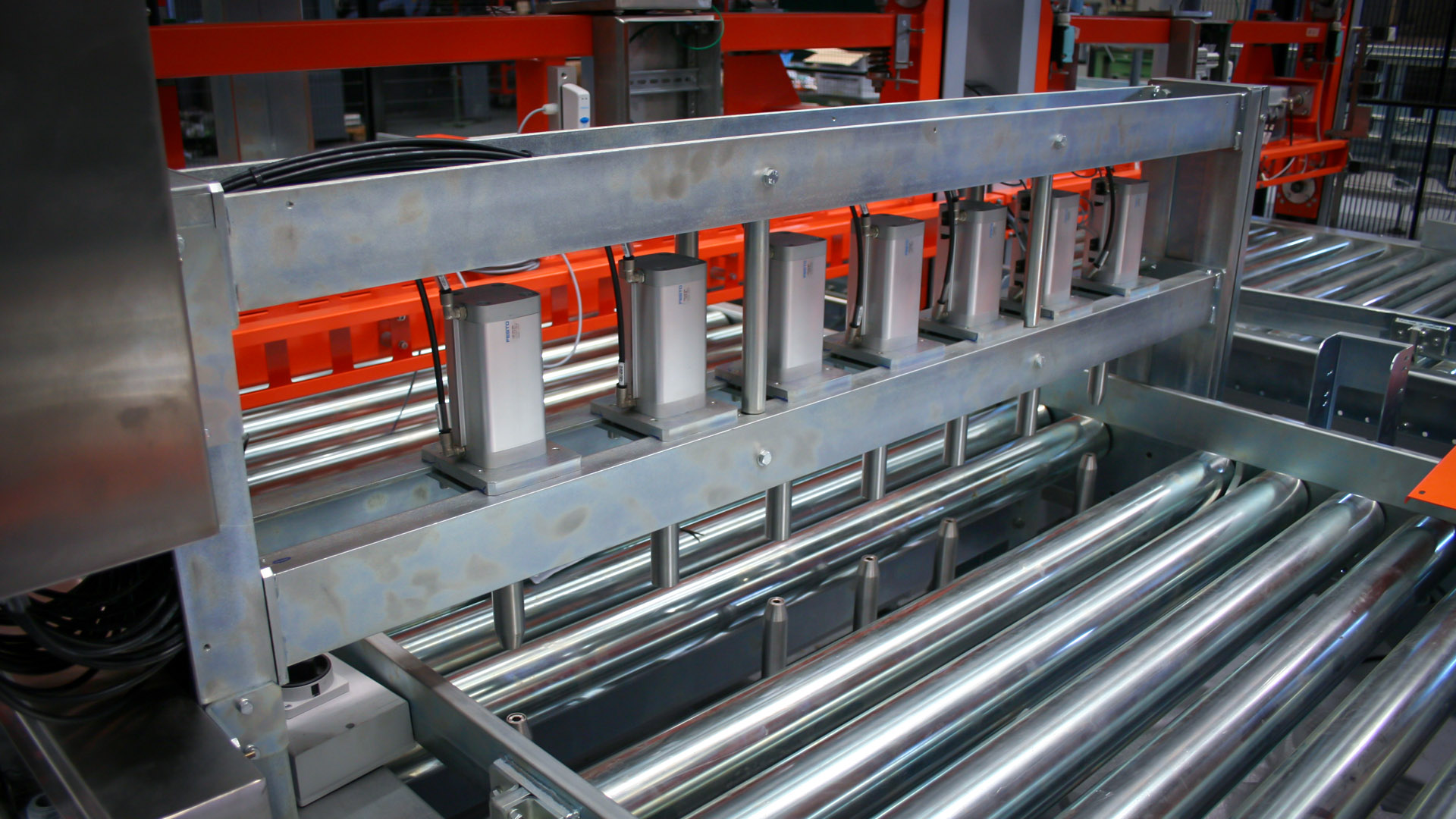 PALLET CONTROL STATIONS