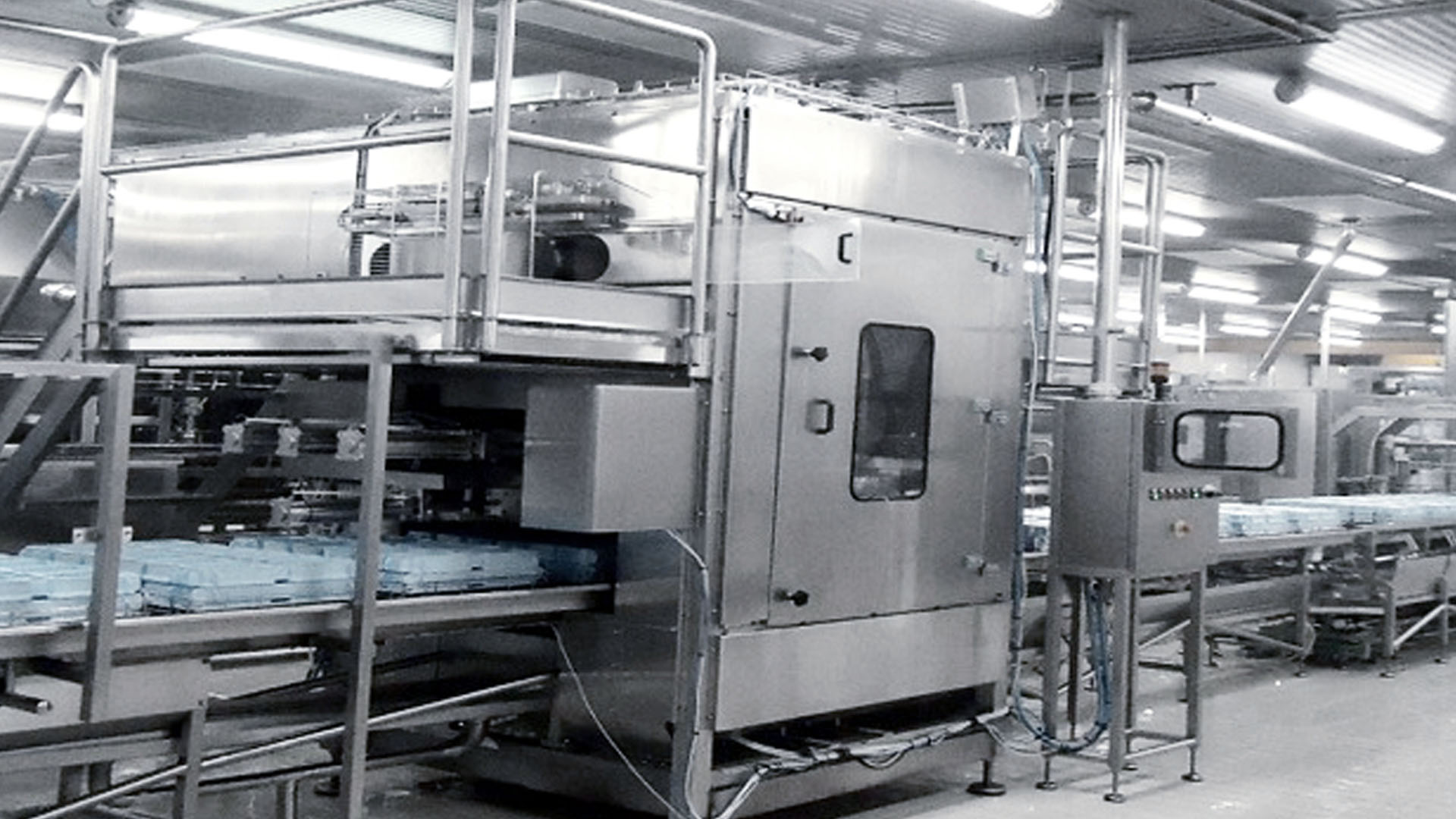 DOSING AND MOLDING SYSTEM
